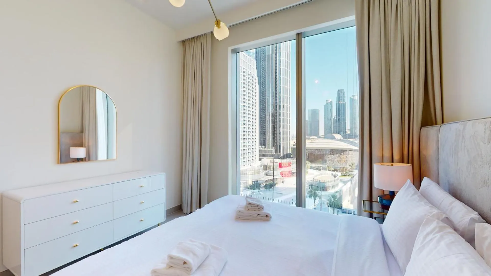 Primestay - Forte 3Br Plus Maids Downtown Dubai Apartment