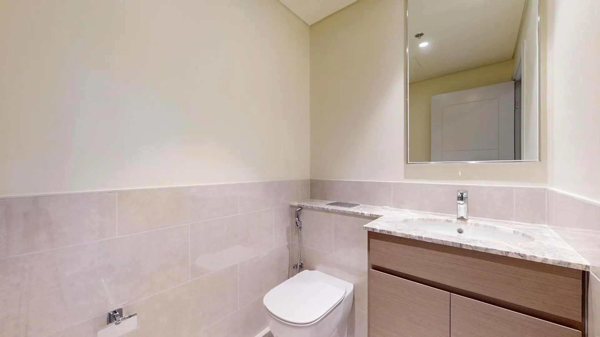 Apartment Primestay - Forte 3Br Plus Maids Downtown Dubai