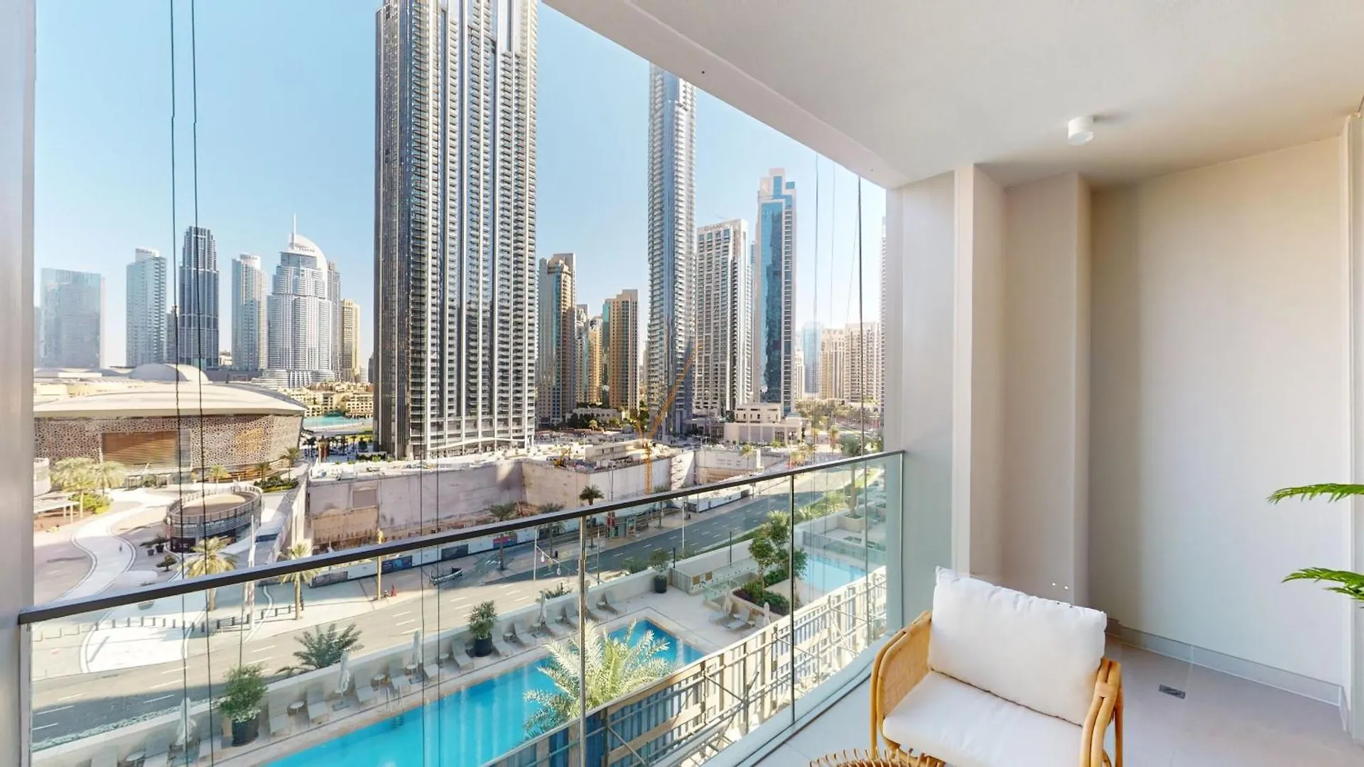 Primestay - Forte 3Br Plus Maids Downtown Dubai Apartment